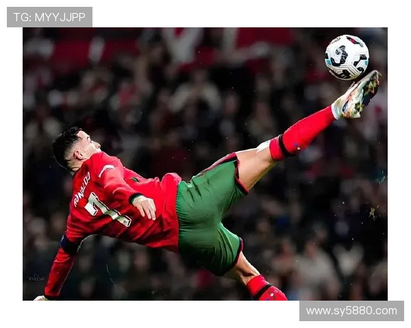 全球足球历史前五大球星盘点及他们的传奇足迹解析