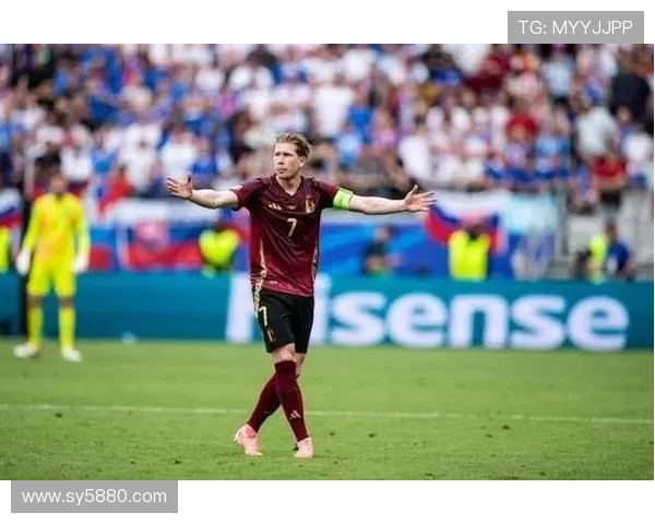 曼城足球俱乐部球星云集：德布劳内 哈兰德等顶级球员表现出色