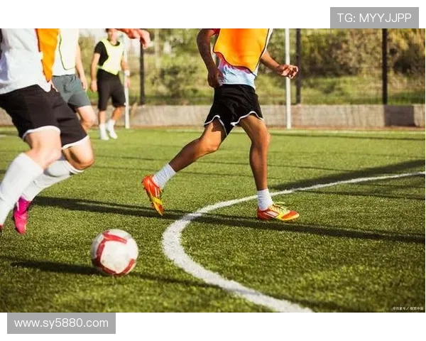 足球球星训练秘诀揭秘提升技术与体能的科学方法与实践技巧 足球球星训练秘诀揭秘提升技术与体能的科学方法与实践技巧